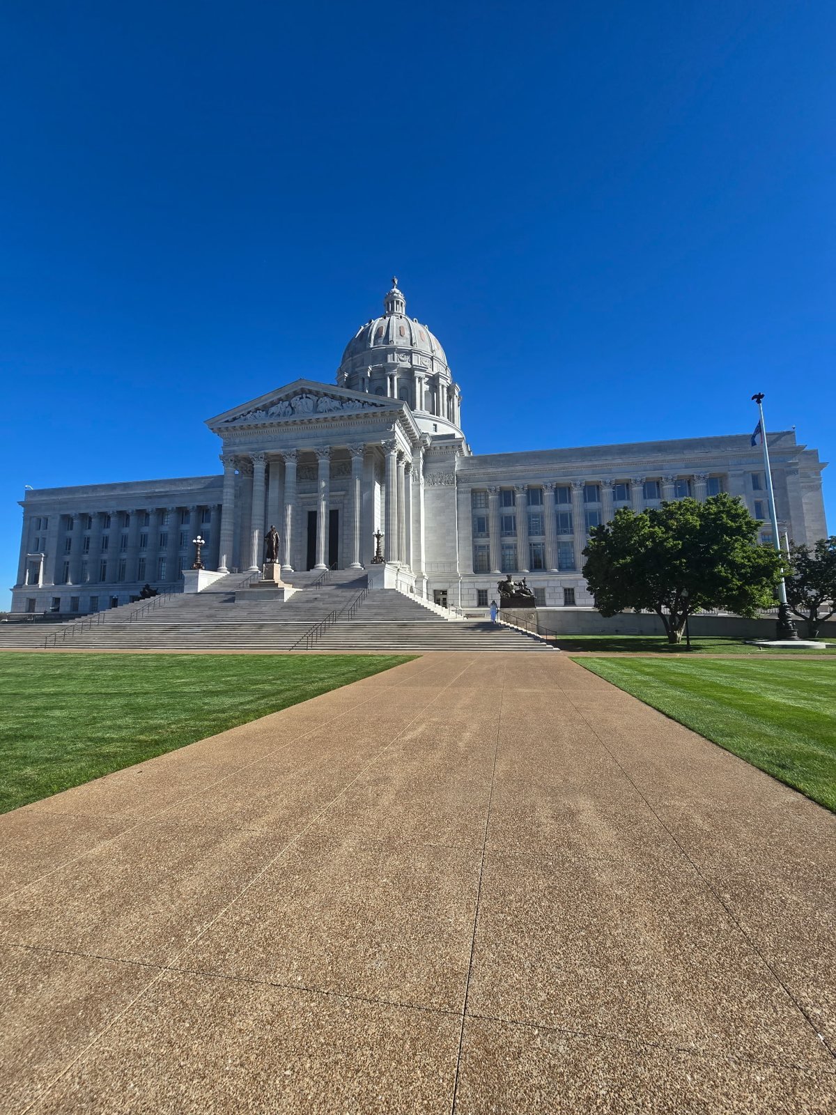 The south lawn walkway leading to the Missouri State Capitol