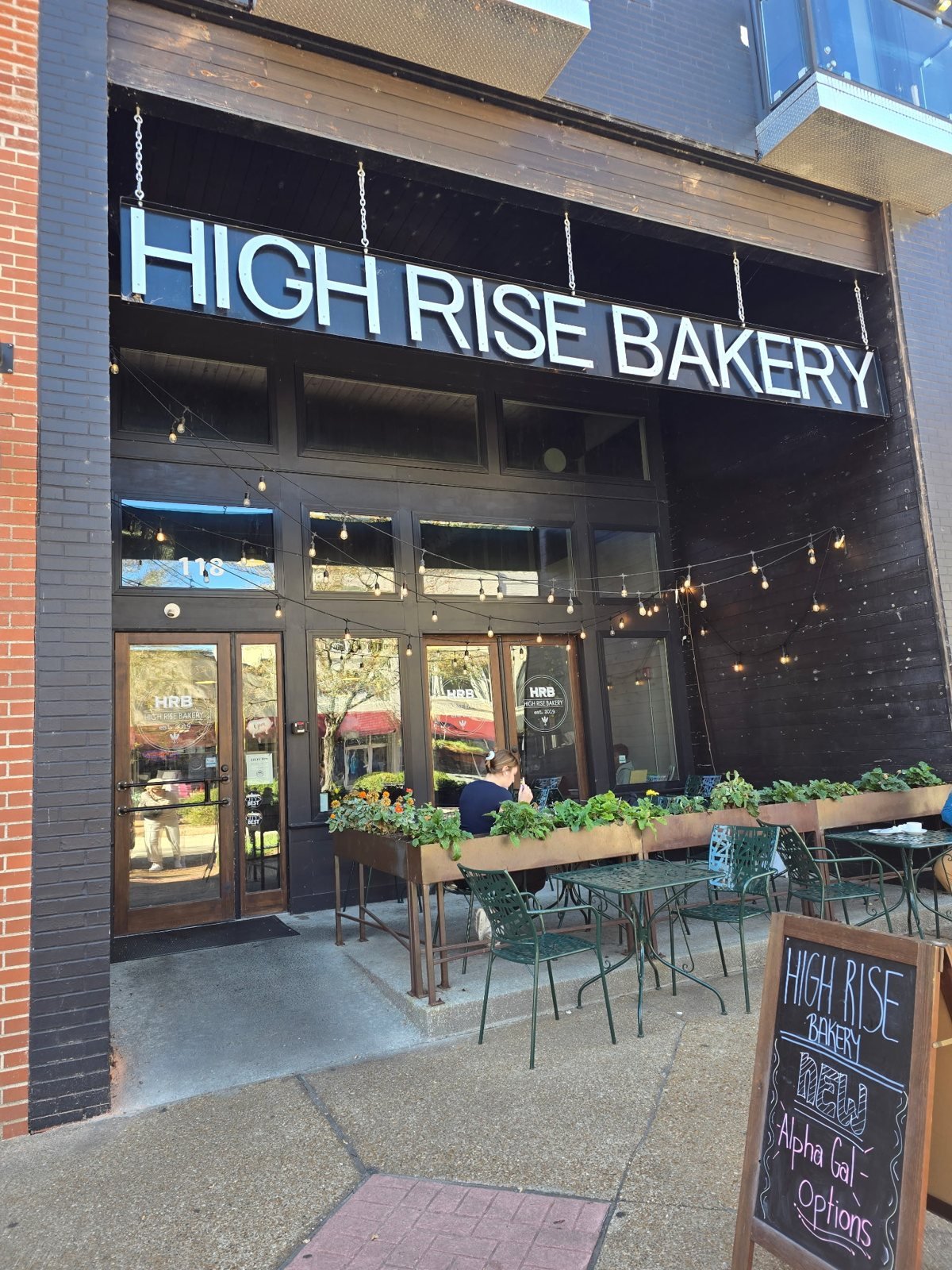 High Rise Bakery storefront and patio on High Street in Jefferson City